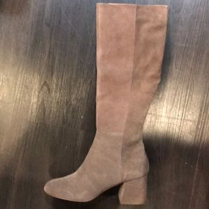Steve Madden suede taupe boots